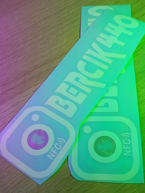 Vlepka NFC IG z nazwą